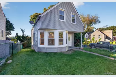 2 Austral Avenue, Glen Cove, NY 11542 - Photo 4