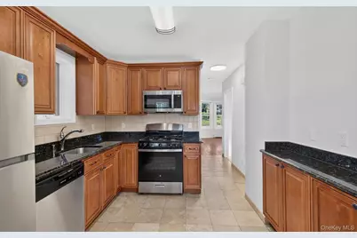 2 Austral Avenue, Glen Cove, NY 11542 - Photo 12
