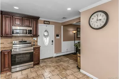 23 Summit Lane, Levittown, NY 11756 - Photo 6