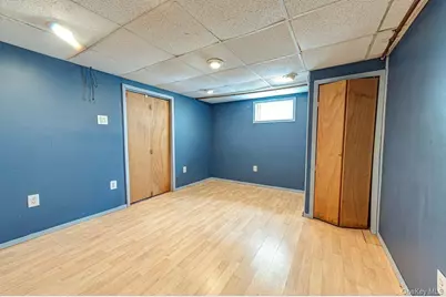9 Po Lane, Hicksville, NY 11801 - Photo 18