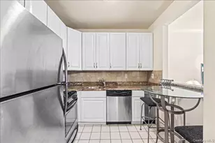 179 Surf Dr, Bronx, NY 10473 - Photo 8