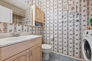 162 Laurel Ln, Wantagh, NY 11793 - Photo 14