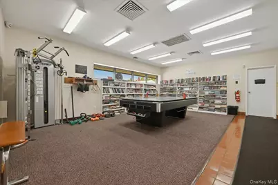 162 Laurel Lane, Wantagh, NY 11793 - Photo 36