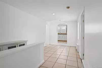 20 Buchanan Avenue, Wheatley Heights, NY 11798 - Photo 10