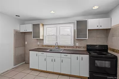 20 Buchanan Avenue, Wheatley Heights, NY 11798 - Photo 8