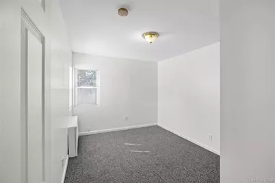 20 Buchanan Avenue, Wheatley Heights, NY 11798 - Photo 18