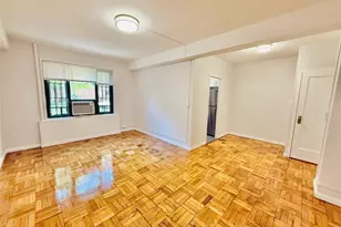 1562 Unionport Rd, Bronx, NY 10462 - Photo 2
