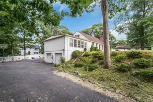 79 Wicks Rd, Commack, NY 11725 - Photo 4