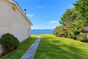 41 Shore Dr W, Copiague, NY 11726 - Photo 8