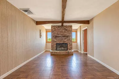 41 Shore Drive W, Copiague, NY 11726 - Photo 30