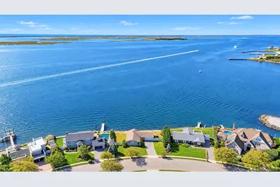 41 Shore Drive W, Copiague, NY 11726 - Photo 20