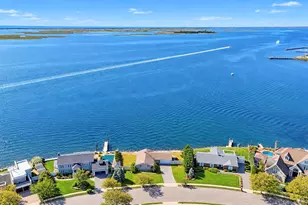 41 Shore Dr W, Copiague, NY 11726 - Photo 20