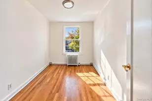 194-11 Station Rd, Flushing, NY 11358 - Photo 6