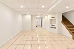 194-11 Station Rd, Flushing, NY 11358 - Photo 20