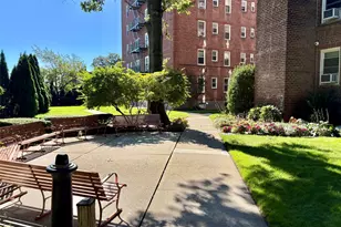 34 Cathedral Ave, Hempstead, NY 11550 - Photo 4