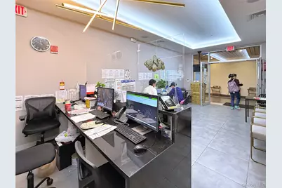 131-07 40th Road #E19, Flushing, NY 11354 - Photo 4