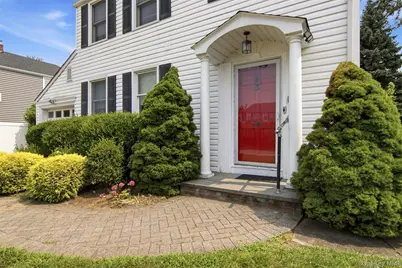118 Magnolia, Westbury, NY 11590 - Photo 4