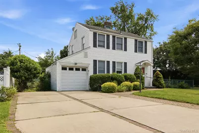 118 Magnolia, Westbury, NY 11590 - Photo 2