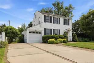 118 Magnolia, Westbury, NY 11590 - Photo 2