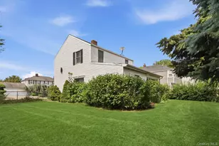 118 Magnolia, Westbury, NY 11590 - Photo 28