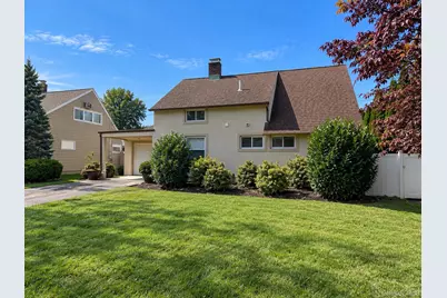 55 Acre Lane, Hicksville, NY 11801 - Photo 2