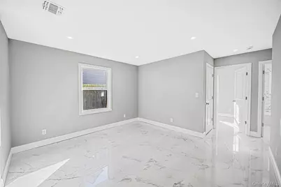 110 Bayberry Lane, Levittown, NY 11756 - Photo 12