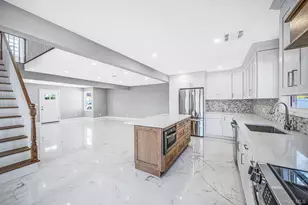 110 Bayberry Ln, Levittown, NY 11756 - Photo 10
