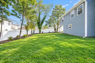 110 Bayberry Ln, Levittown, NY 11756 - Photo 6