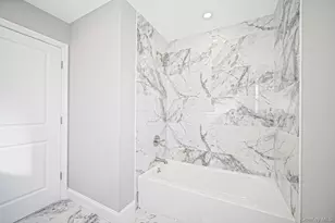 110 Bayberry Ln, Levittown, NY 11756 - Photo 18