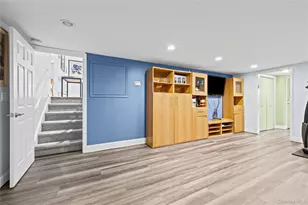 1103 Laux Pl, Bellmore, NY 11710 - Photo 32