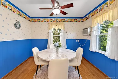 135 Sperry Boulevard, New Hyde Park, NY 11040 - Photo 8