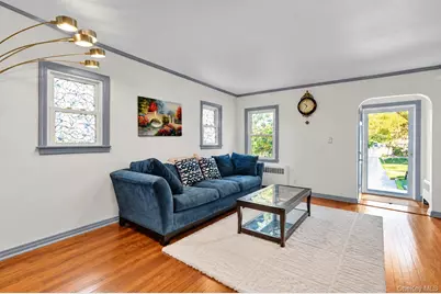 135 Sperry Boulevard, New Hyde Park, NY 11040 - Photo 4