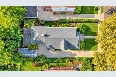 135 Sperry Boulevard, New Hyde Park, NY 11040 - Photo 22