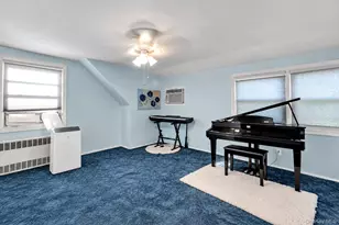135 Sperry Blvd, New Hyde Park, NY 11040 - Photo 12