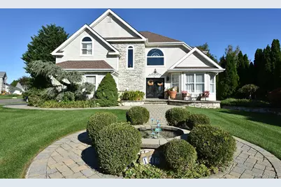 112 Summerfield Drive, Holtsville, NY 11742 - Photo 4