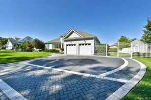 48 Wild Flower Dr, Ridge, NY 11961 - Photo 4