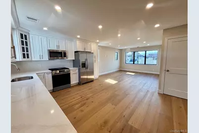 192 Roosevelt Avenue #2, Mineola, NY 11501 - Photo 4