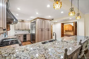 84 Luquer Rd, Manhasset, NY 11030 - Photo 8