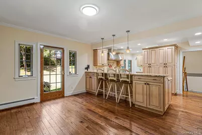 84 Luquer Road, Manhasset, NY 11030 - Photo 6