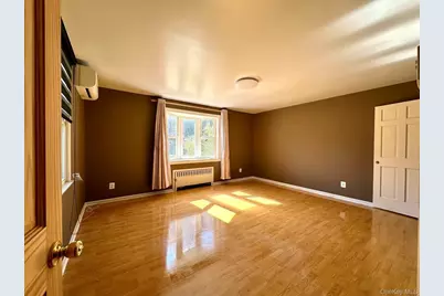 215 Mineola Avenue, Carle Place, NY 11514 - Photo 4