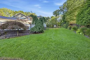 26 Astro Pl, Dix Hills, NY 11746 - Photo 42