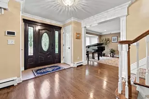 26 Astro Pl, Dix Hills, NY 11746 - Photo 2
