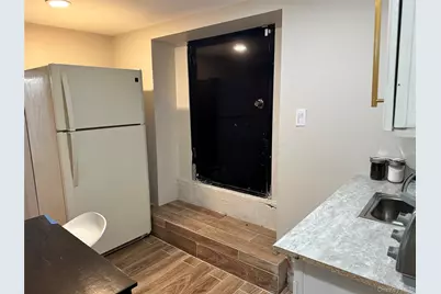 245 Glenhill Avenue #Room 1, Yonkers, NY 10701 - Photo 2