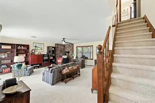2 Milburn Ln, Huntington, NY 11743 - Photo 8