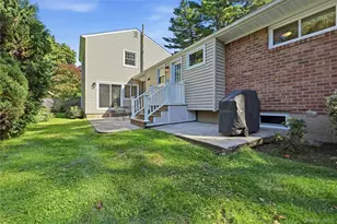 2 Milburn Ln, Huntington, NY 11743 - Photo 38