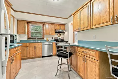 2 Milburn Lane, Huntington, NY 11743 - Photo 18