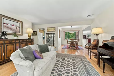 2 Milburn Lane, Huntington, NY 11743 - Photo 6