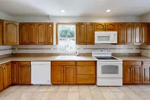 430 Grove Rd, Southold, NY 11971 - Photo 6