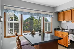 8 Gunsch Estate Dr, Newburgh, NY 12550 - Photo 16