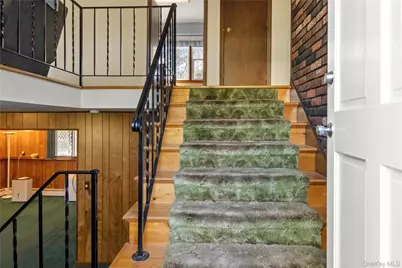 8 Gunsch Estate Drive, Newburgh, NY 12550 - Photo 10